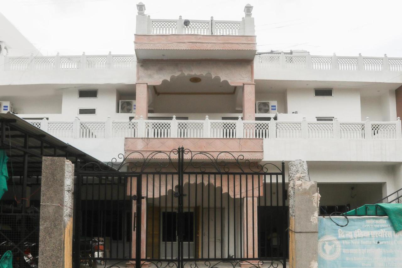 Oyo 45552 Central Hotel Κχατζουράχο Εξωτερικό φωτογραφία